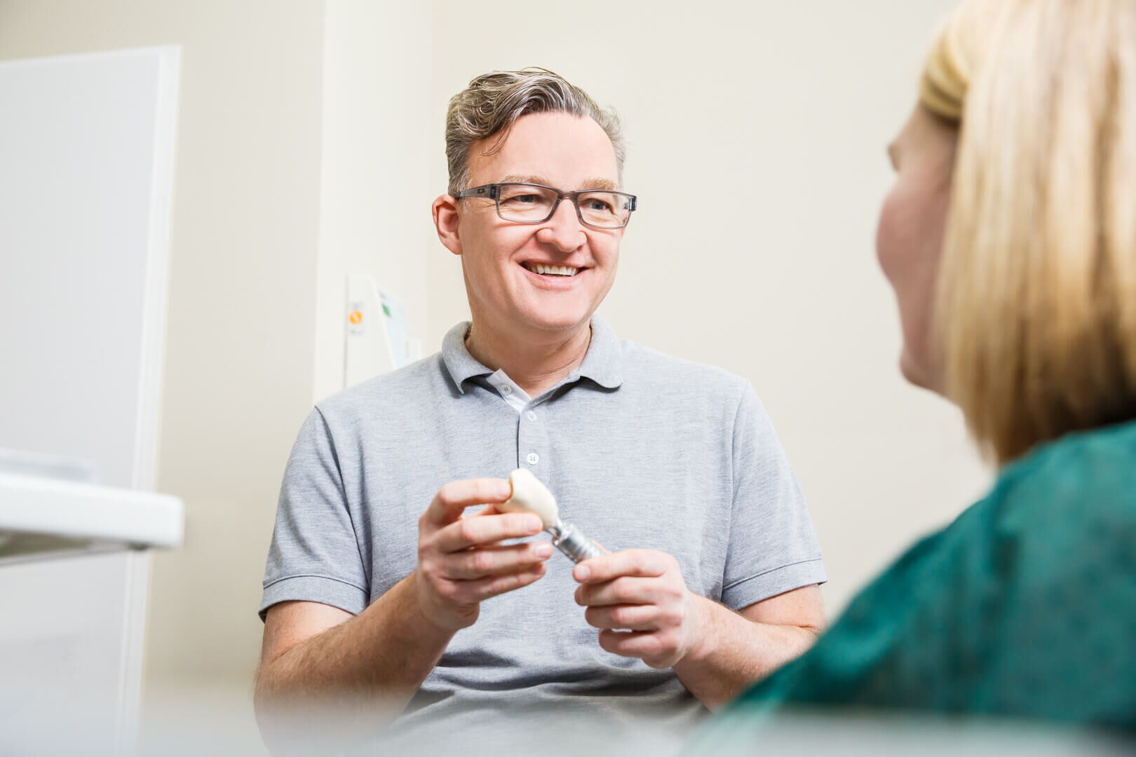 Implantate in Herne: Beratung & Behandlung durch Dr. Schlünder